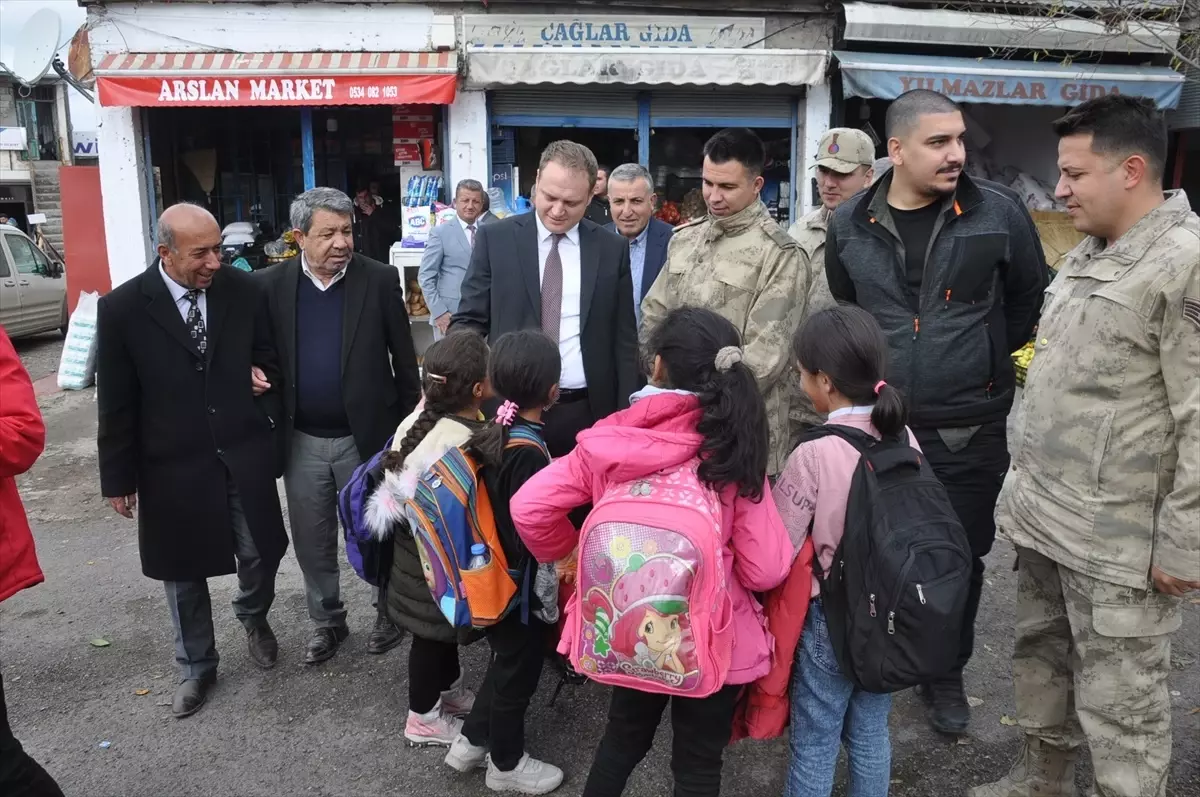 Kaymakam Koşansu Erentepe’de Esnafı Ziyaret Etti